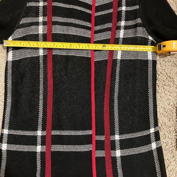 Cute multi-color sweater - Picture 7 of 8